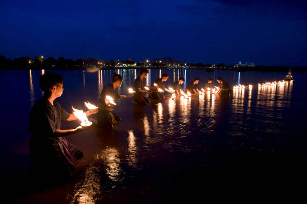 Loi Krathong, Novembro